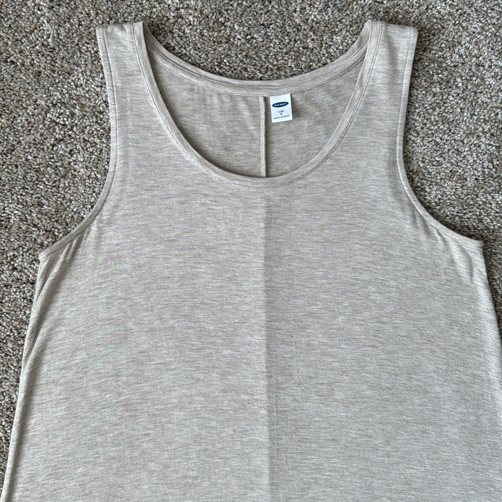 Old Navy First-Layer Basic Tank Top - Picture 4 of 10